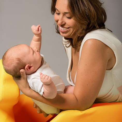 Poltrona per allattamento - Breastfeeding armchair - Stillstuhl - Sillón de lactancia - Fauteuil d'allaitement